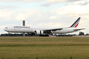 Boeing 777-328ER
