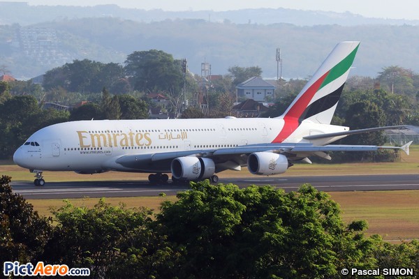 Airbus A380-842 (Emirates)