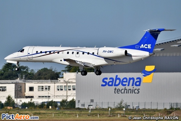 Embraer ERJ-135LR (Air Charters Europe) Embraer ERJ-135LR (Air Charters Europe)