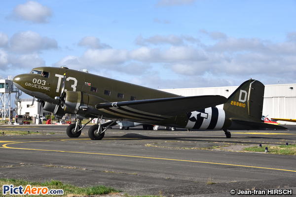 Douglas C-53D Skytrooper (DC-3A-457) (Private / Privé) Douglas C-53D Skytrooper (DC-3A-457) (Private / Privé)