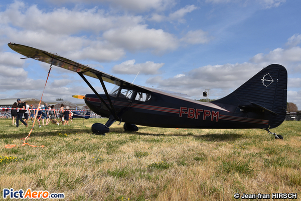 Stinson 108-3 Voyager (Private / Privé) Stinson 108-3 Voyager (Private / Privé)