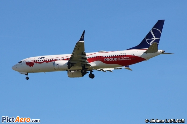 Boeing 737-8 MAX (LOT Polish Airlines) Boeing 737-8 MAX (LOT Polish Airlines)