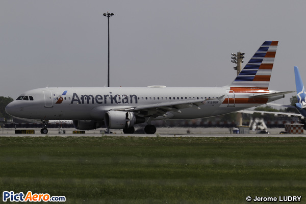 Airbus A320-214 (American Airlines)