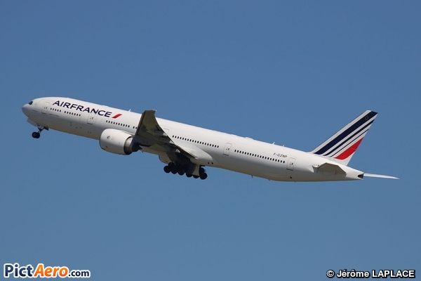 Boeing 777-328ER (Air France) Boeing 777-328ER (Air France)