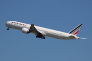 Boeing 777-328ER