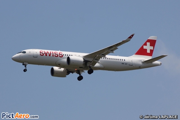 Airbus A220-371  (Swiss International Air Lines)