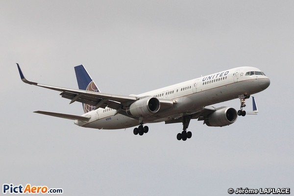 Boeing 757-224 (United Airlines) Boeing 757-224 (United Airlines)