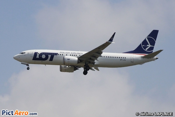 Boeing 737-8 MAX (LOT Polish Airlines) Boeing 737-8 MAX (LOT Polish Airlines)