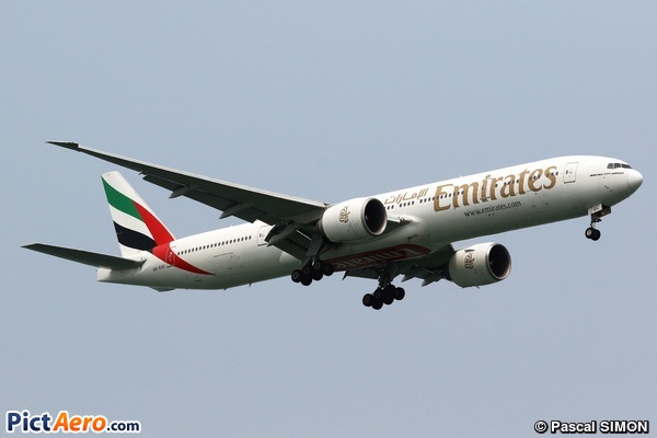 Boeing 777-31HER (Emirates) Boeing 777-31HER (Emirates)