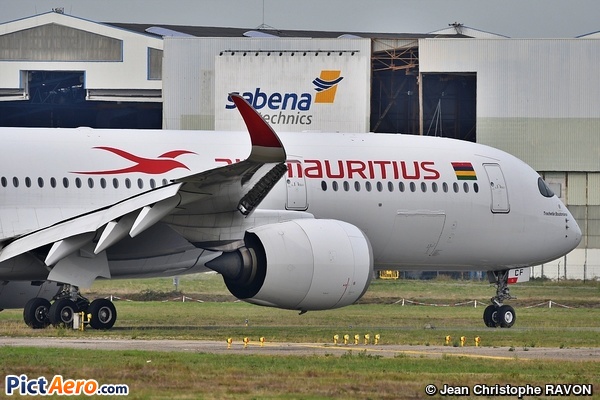 Airbus A350-941 (Air Mauritius) Airbus A350-941 (Air Mauritius)