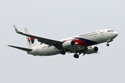 Boeing 737-8H6