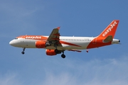 Airbus A320-214 (G-EZUA)