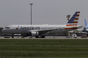 Airbus A320-214 (N128UW)